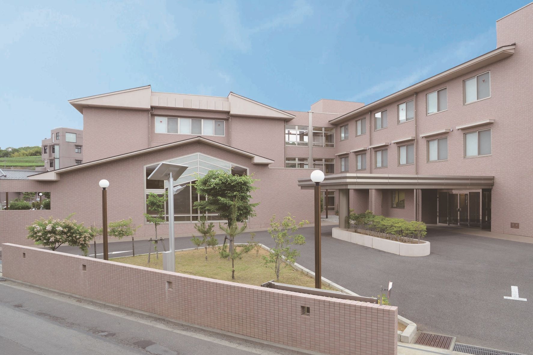 恵信ロジェ山梨　施設外観