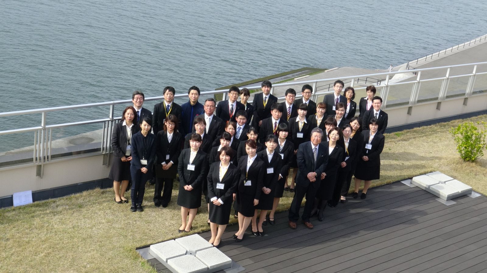 新入職員集合写真